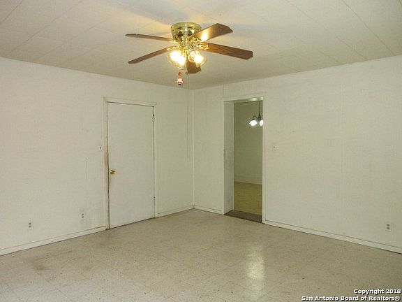4th image of 2730 Perez St