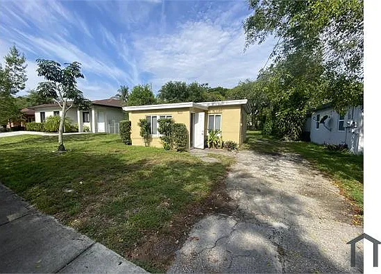 523 NW 22nd Ave — Photo 1