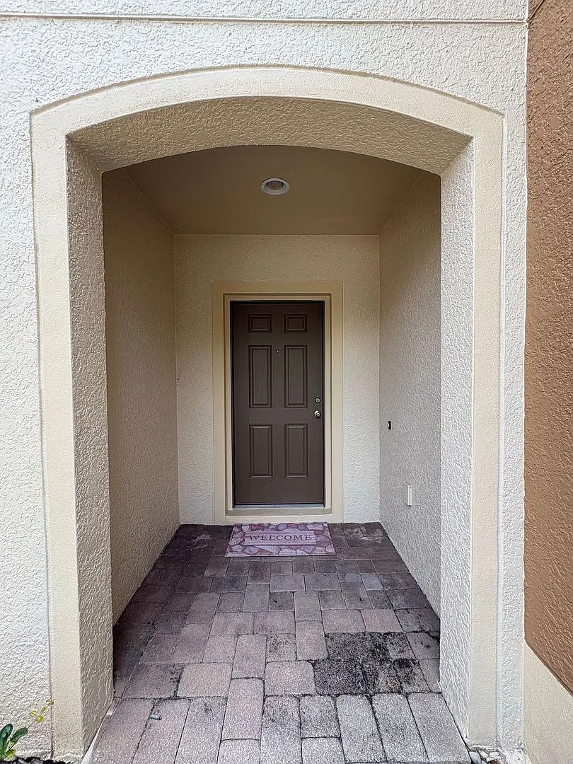 Building Photo - 2875 Sunstone Dr