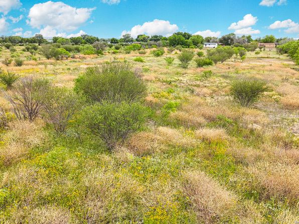 302 PR 5726 LOT 10, Devine, TX 78016