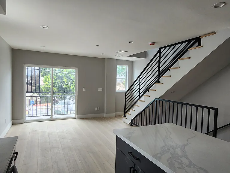 5729 Klump Ave — Photo 6