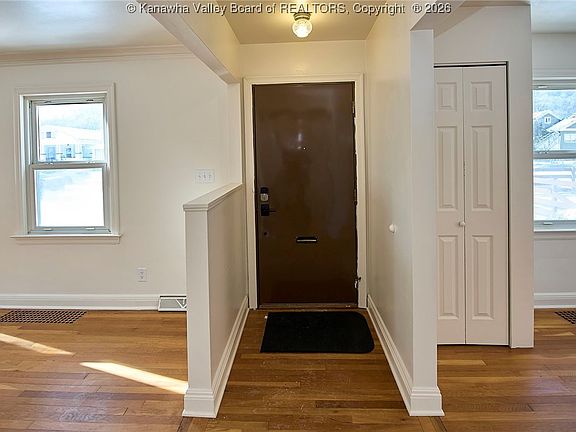 4th image of 5212 Noyes Ave