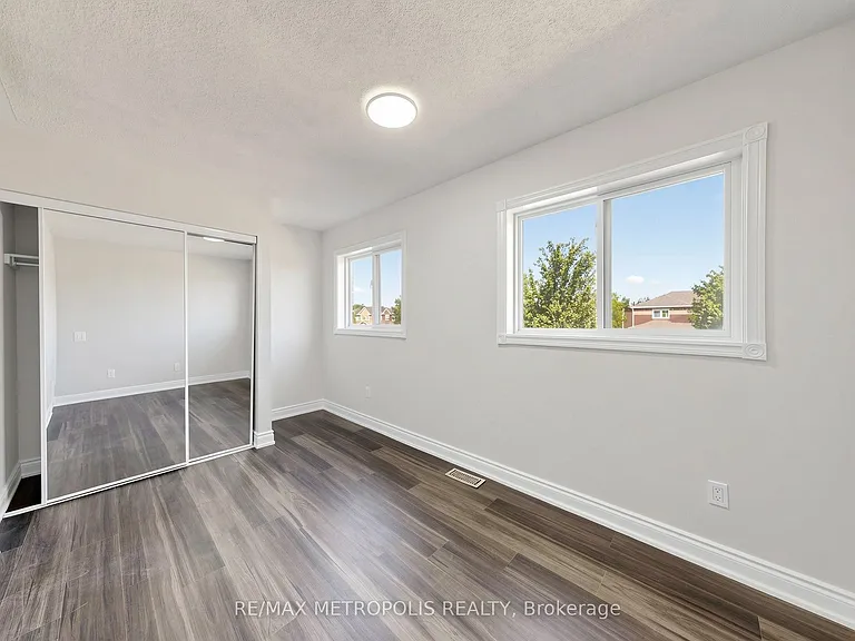 118 Jordan Dr — Photo 32