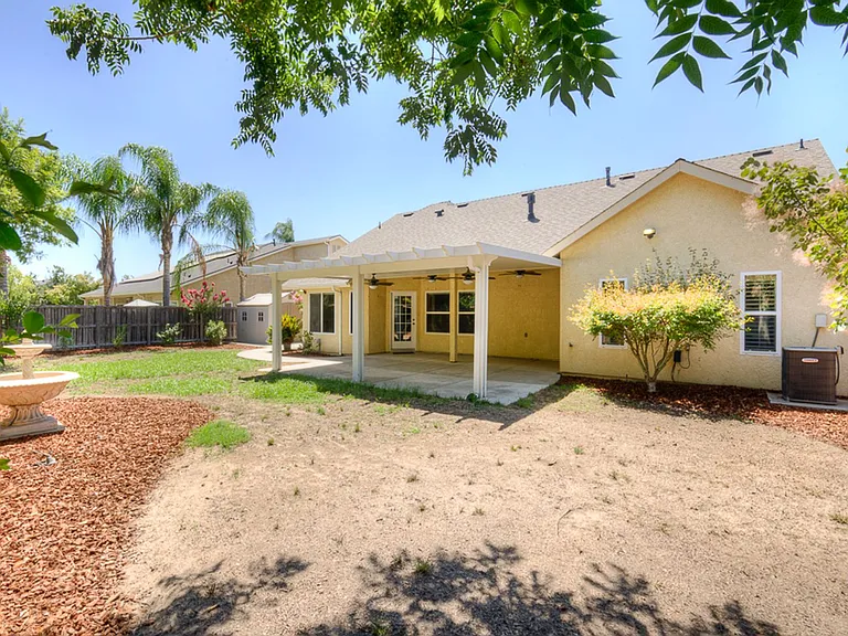 1927 N Karen Ave — Photo 19