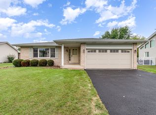265 Hickory Oaks Dr, Bolingbrook, IL 60490