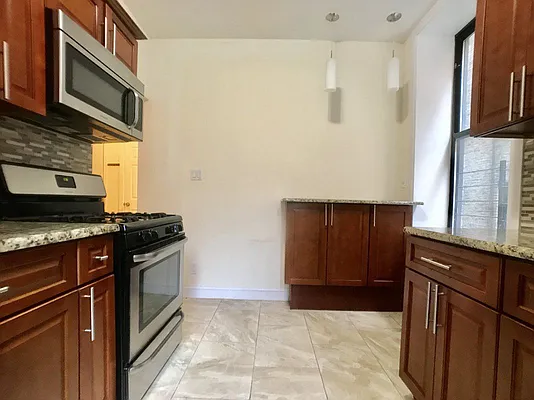 Rented by Bohemia Realty Group | media 2