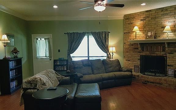 3rd image of 3706 Sunhill Dr