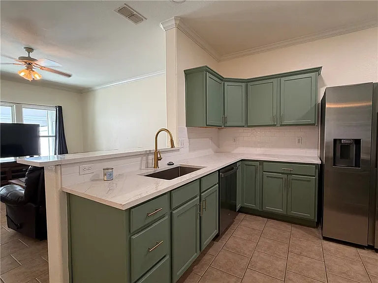 14901 Windward Dr — Photo 11