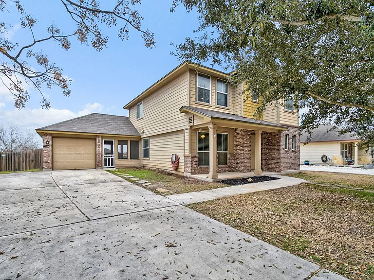 1030 Birdsong Ln — Photo 2