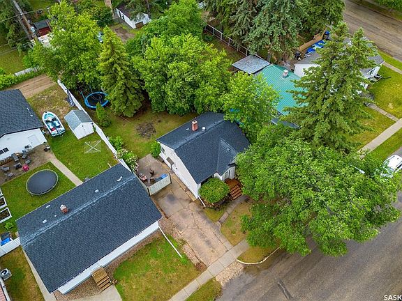 4th image of 205 Bemister AVENUE E