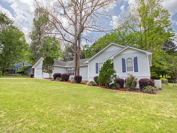 4th image of 4419 Holly Ln