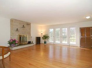 375 E Illinois Rd, Lake Forest, IL 60045