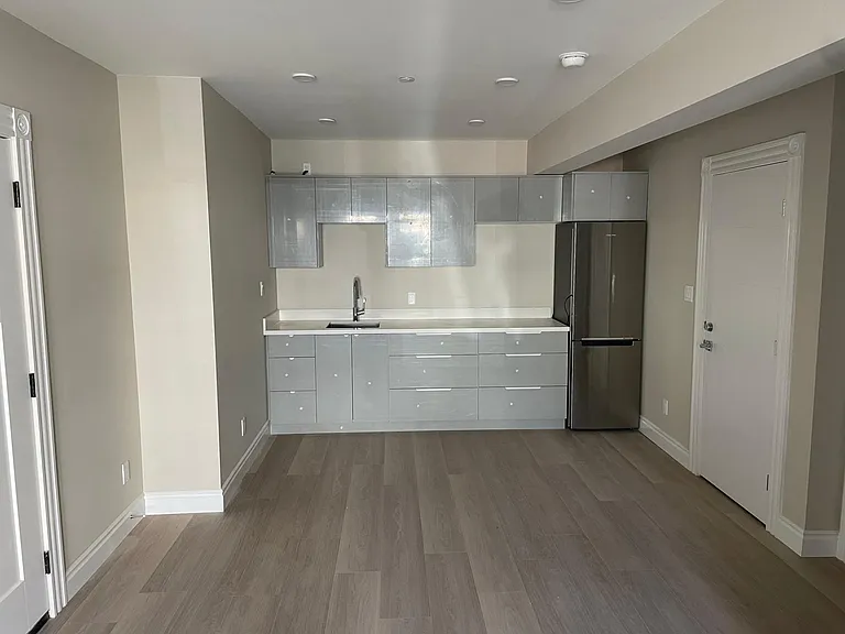 1062 Sanchez St #B — Photo 5