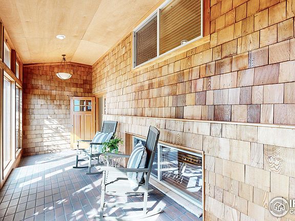 4th image of 1011 W 30th St