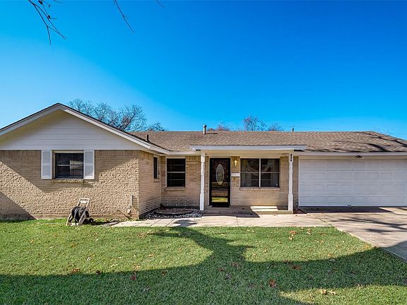 2nd image of 806 S Mills Dr