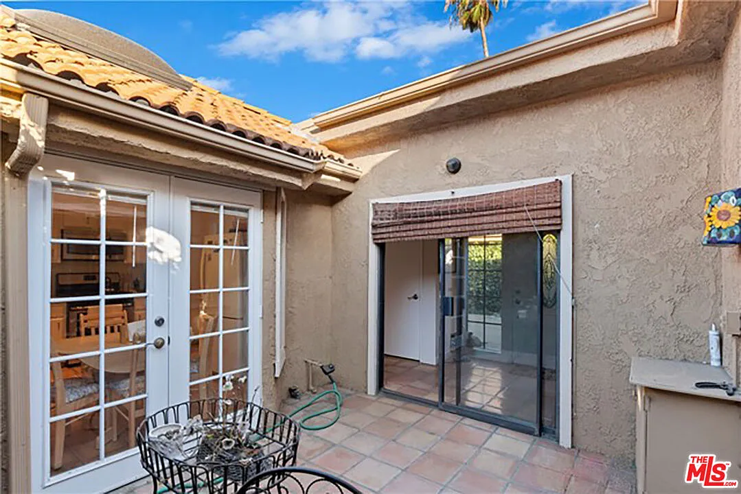 2 bed, 2.0 bath, 1705 sqft, $4,000 — Photo 4