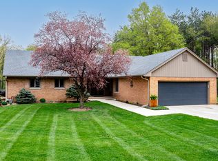 816 S Valley Hill Rd, Bull Valley, IL 60098