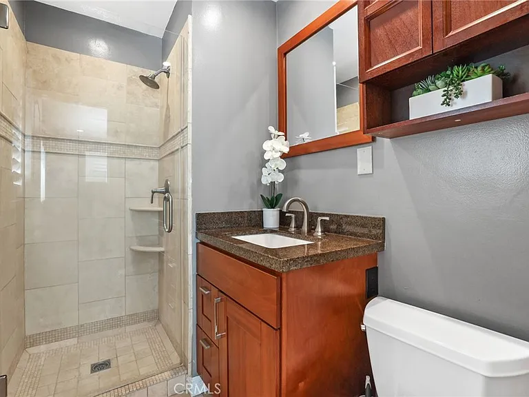 5251 Anthony Ave — Photo 36