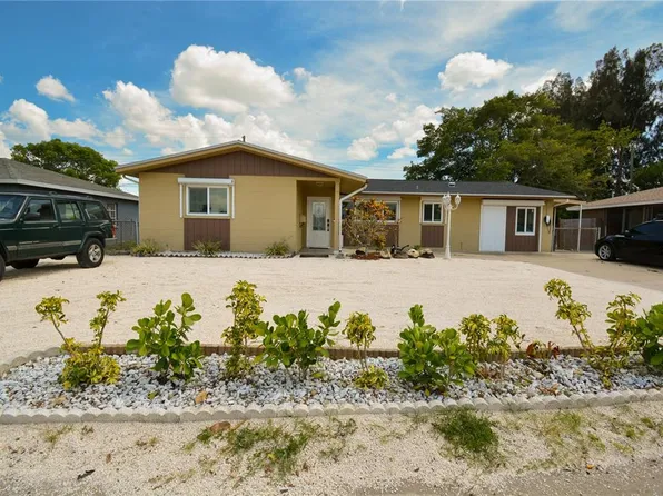 2404 Bayshore Gardens Pkwy, Bradenton, FL 34207