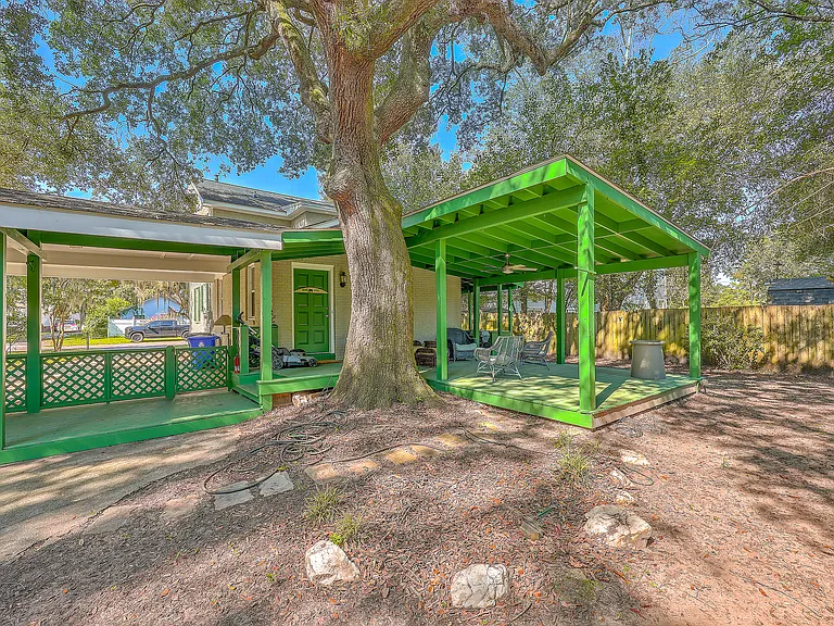1136 Marquis Rd — Photo 32