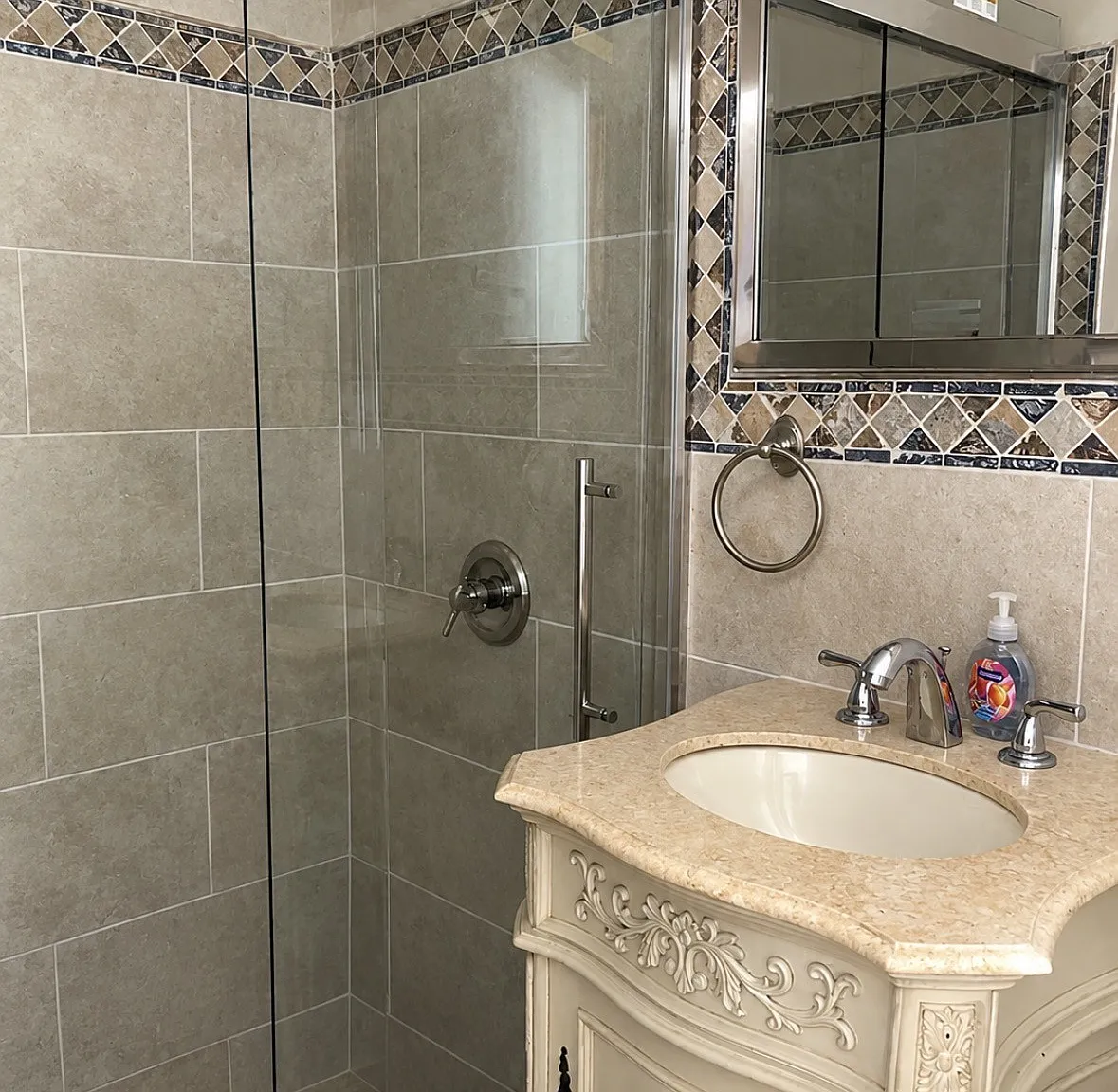 3 bed, 3006 sqft, $3,000 — Photo 3