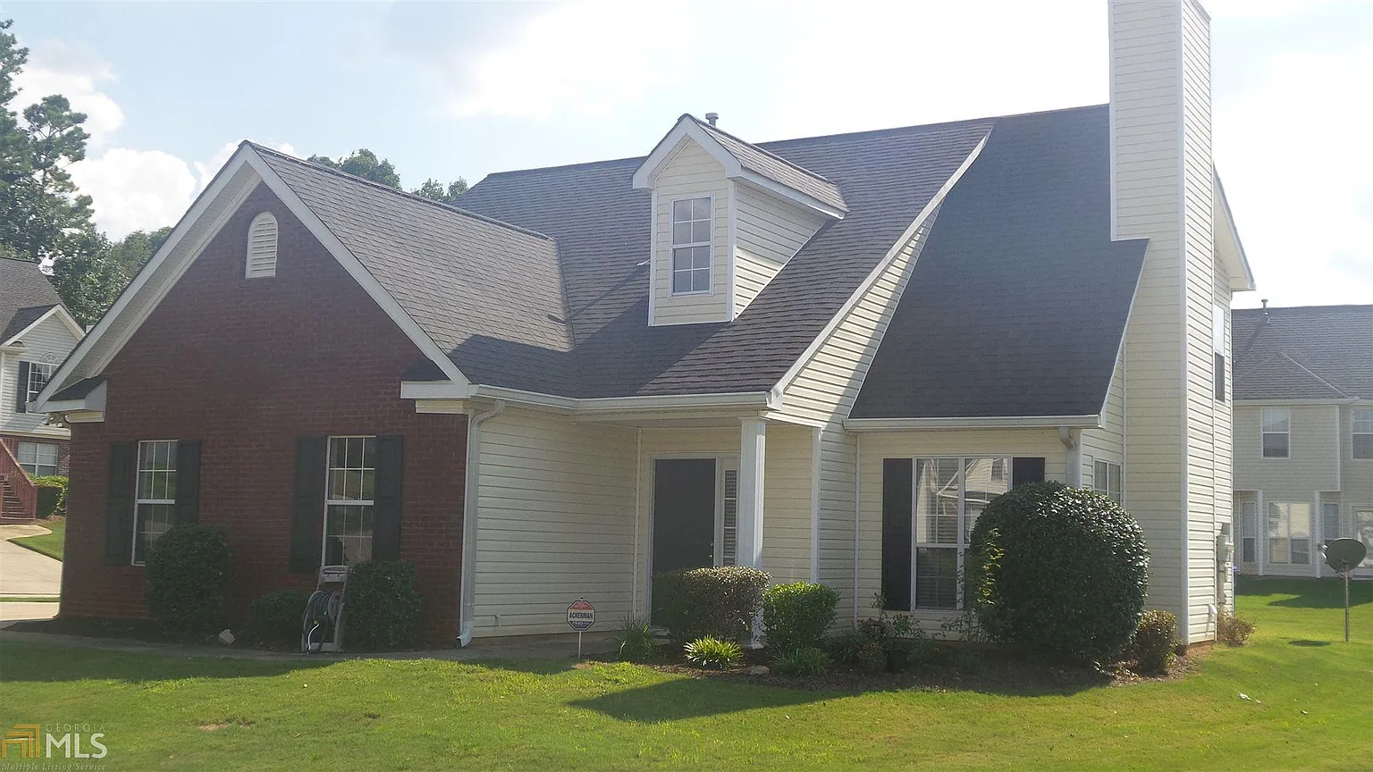 425 Gresham Dr photo 1