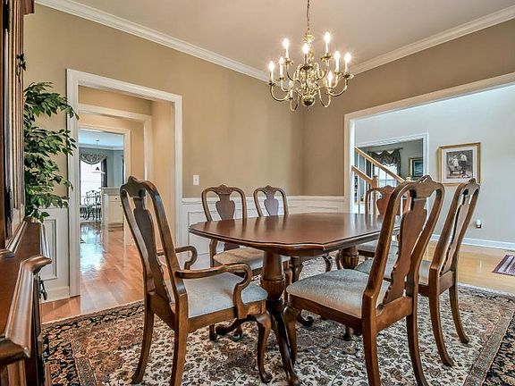 2759WaterpointeCirDiningRoom2