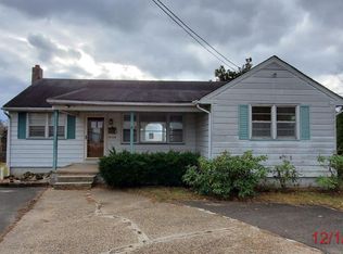 504 Bridgeboro St, Riverside, NJ 08075