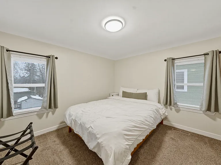 27 Winfield Ave #UPPER — Photo 12