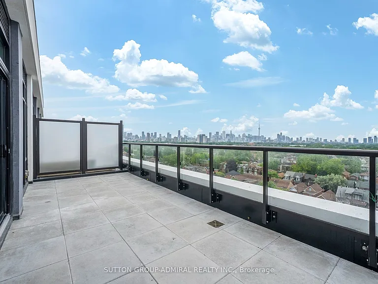 858 Dupont St #Penthouse 43 — Photo 30