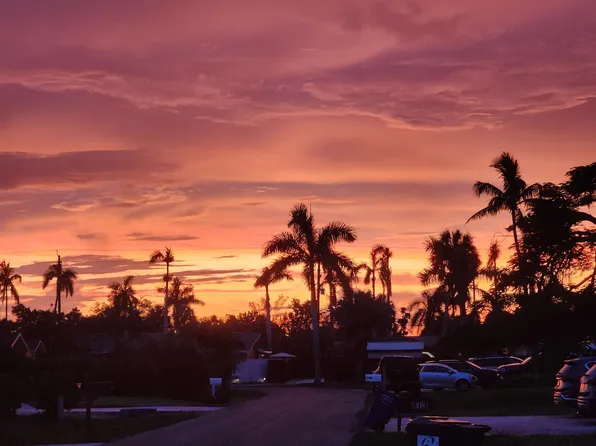 2201 McGregor Park Cir, Fort Myers, FL 33908