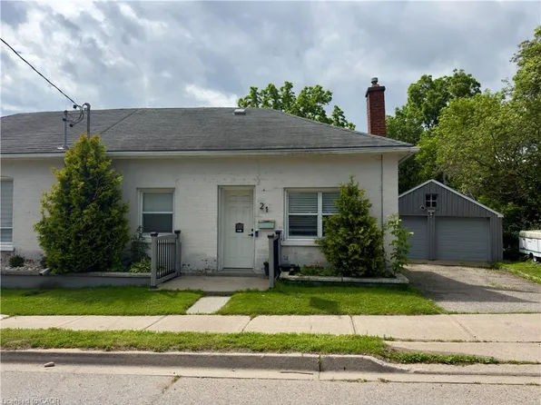 21 Cedar St, Cambridge, ON N1S 1T8