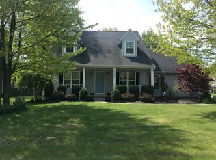 6229 Oak Tree Dr, Lorain, OH 44053