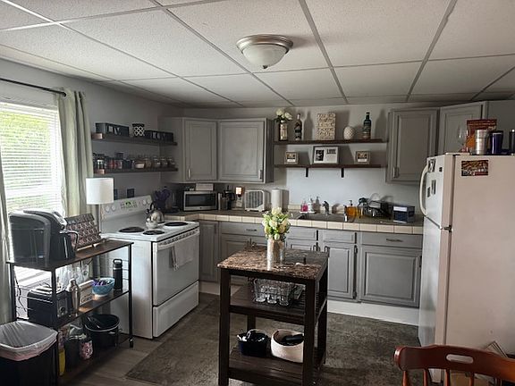 2nd image of 321 W 3rd St #2
