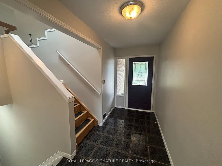 23 Marley Cres — Photo 2