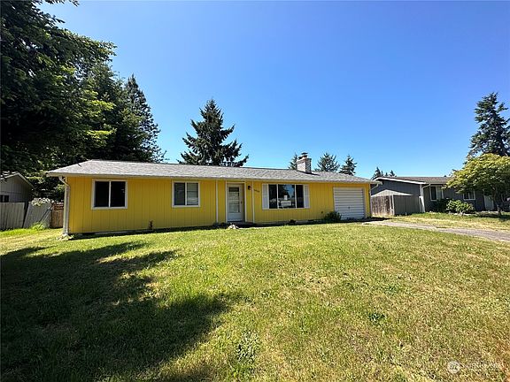2nd image of 19418 Crescent Drive E