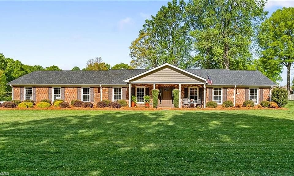 1st image of 330 Fielding Dr