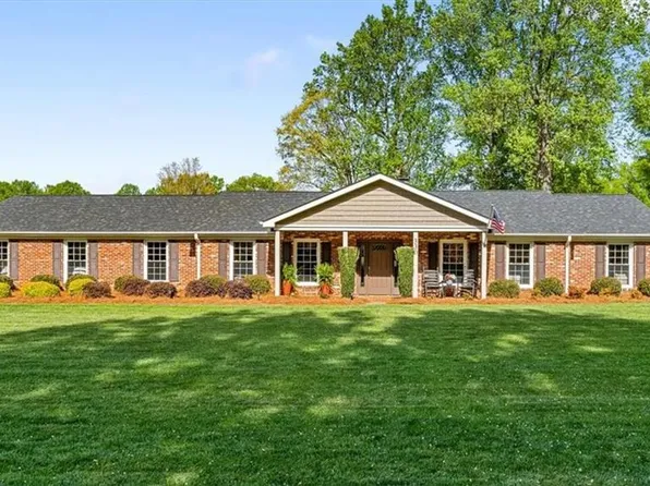 330 Fielding Dr, Kernersville, NC 27284