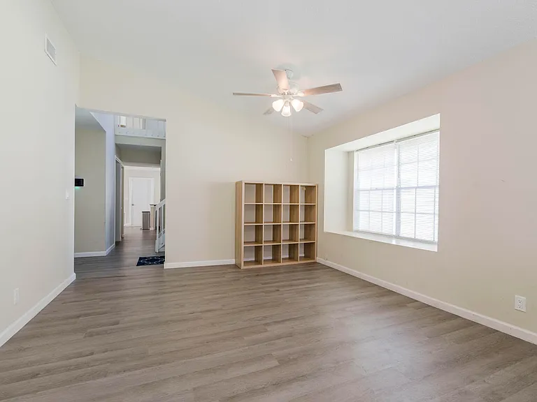 1306 Wild Daisy Ln — Photo 7