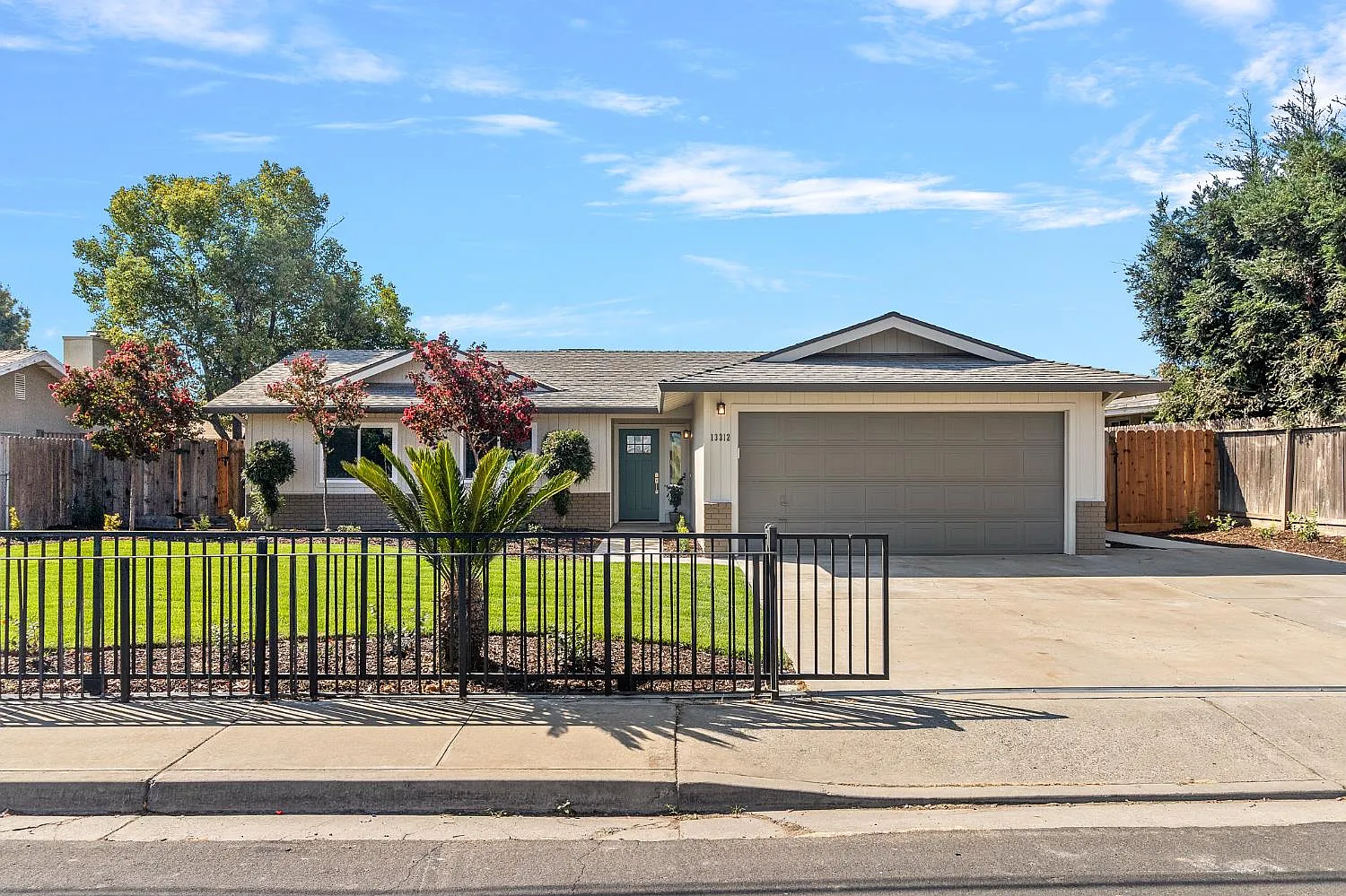 13312 Bentley St photo 1