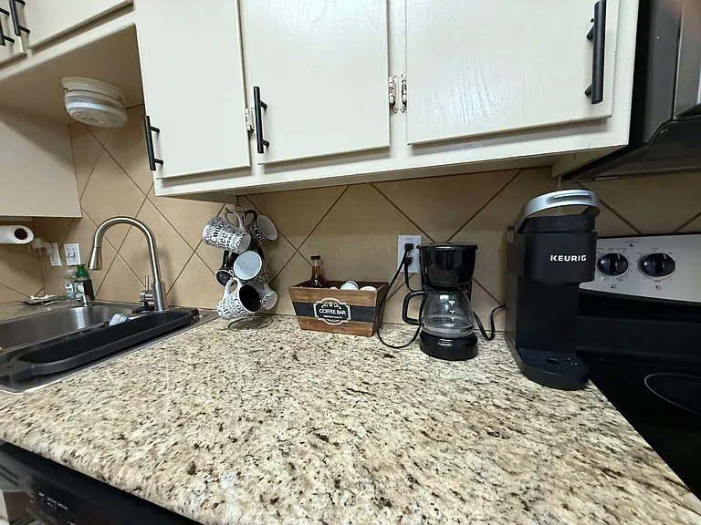 1008 Circle M Dr #D — Photo 10