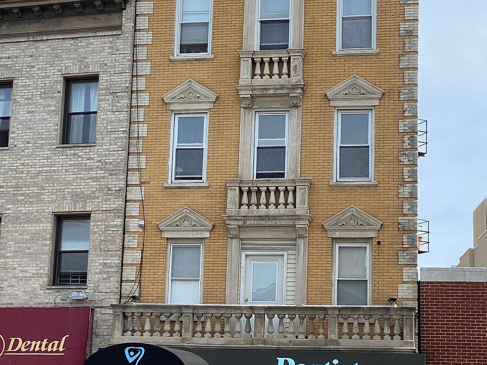 1st image of 30 Ferry St #3A