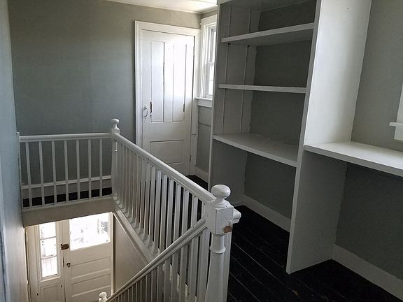 Entryway / Storage