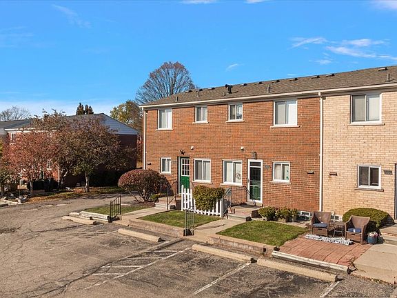 4th image of 434 Miller Ave