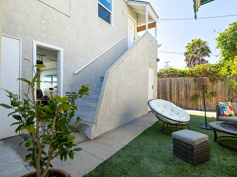 1736 Franklin St #C — Photo 14