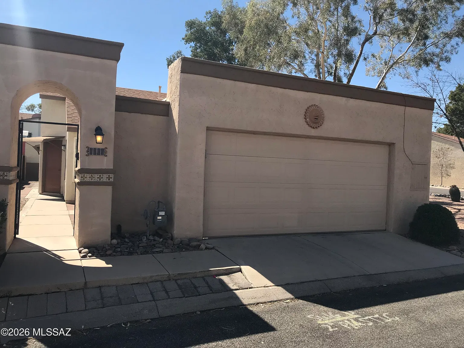 3 bed, 2.0 bath, 1133 sqft, $1,645 — Photo 2