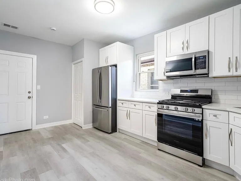4816 N Kilpatrick Ave — Photo 9