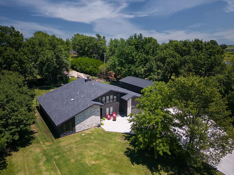 4 Lakeview Dr, Arkansas City, KS 67005 Zillow