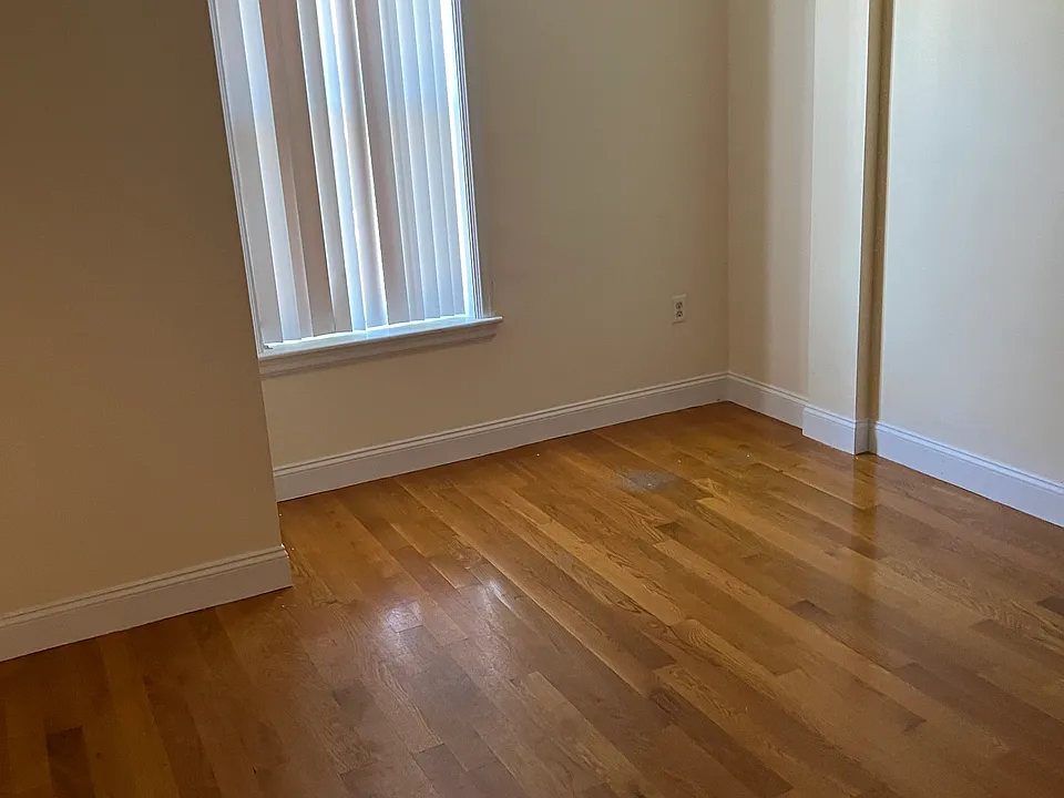 90 Westland Ave #203