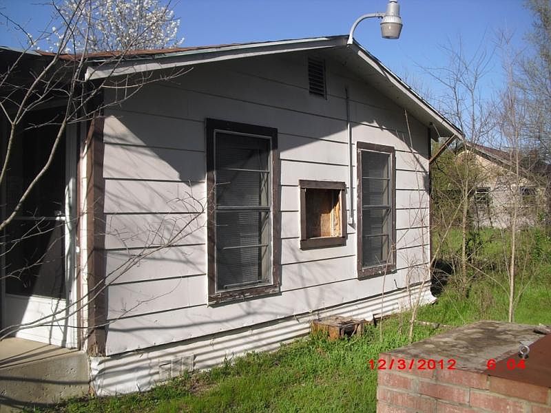 2nd image of 650 E Garner St